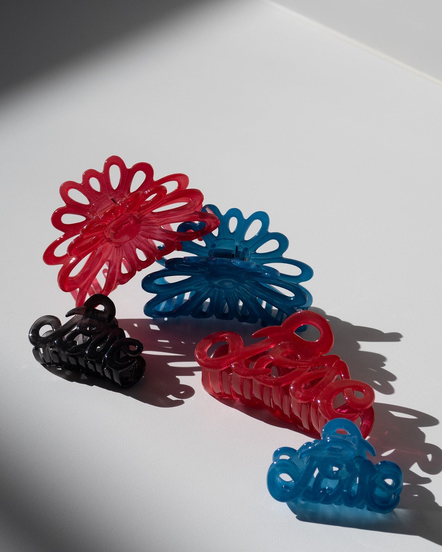 FLOWER CLAW 8CM LIPSTICK RED