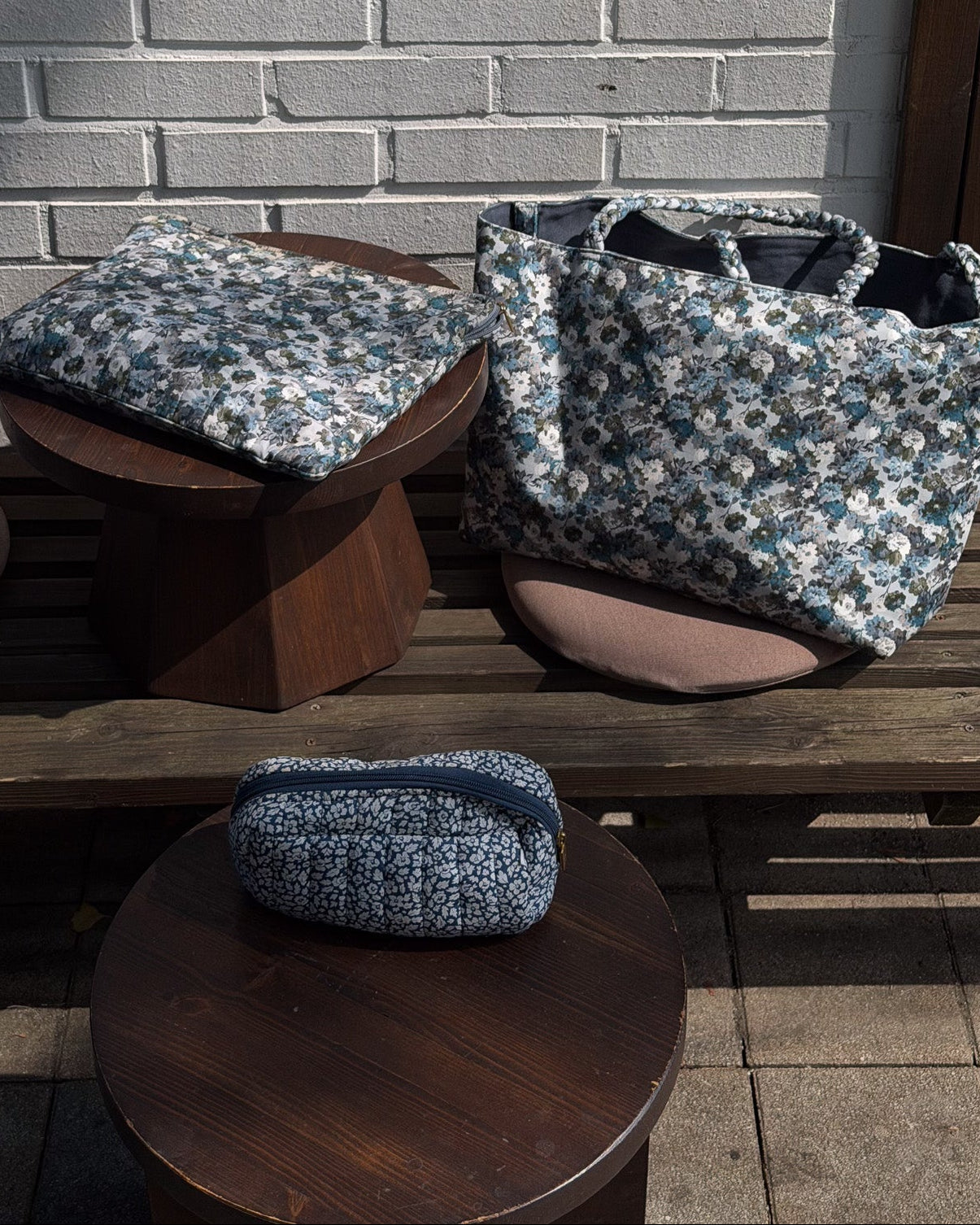 POUCH XS SQUARE MW LIBERTY FEATHER BLUE