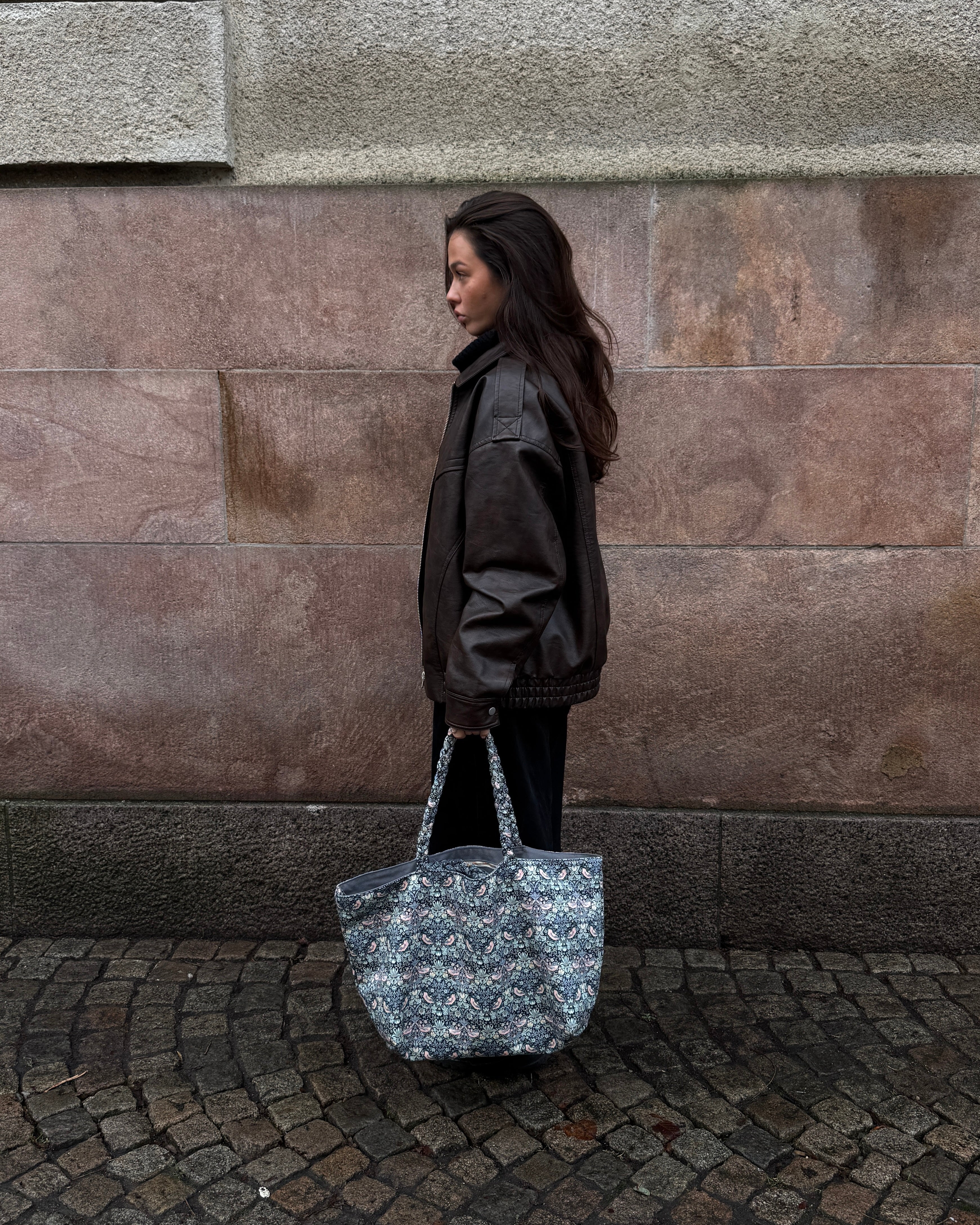 SHOPPER MW LIBERTY STRAWBERRY THIEF BLACK