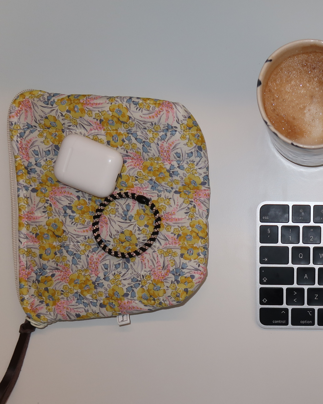 POUCH XS MW LIBERTY SWIRLING PETALS